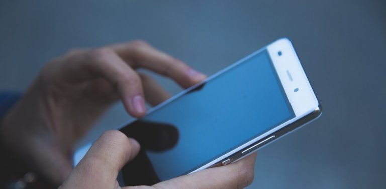 Περιορισμός social media για κάτω των 15 από το 2027