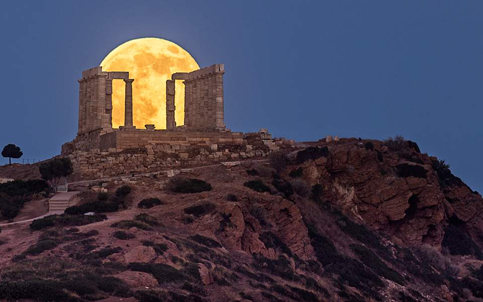 Πανσέληνος Αυγούστου: Ποιοι αρχαιολογικοί χώροι είναι ανοικτοί