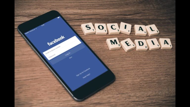 Οι έφηβοι που περνούν πάνω από 3 ώρες στα social media καθημερινά γίνονται αντικοινωνικοί