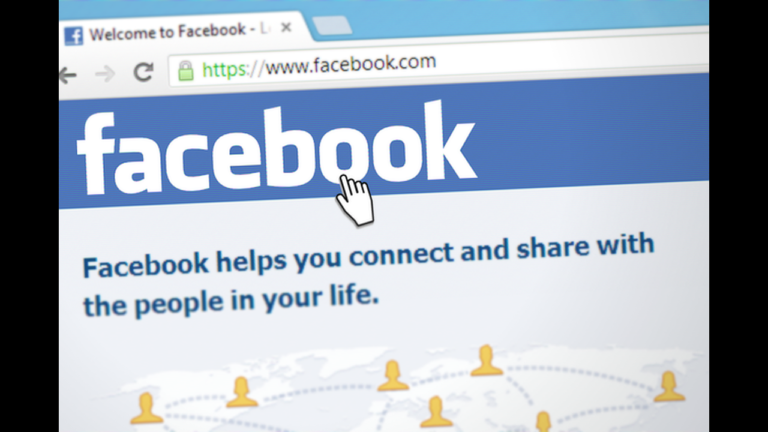 Ναι, το Facebook ακούει και απομαγνητοφωνεί τα ηχητικά μηνύματα των χρηστών