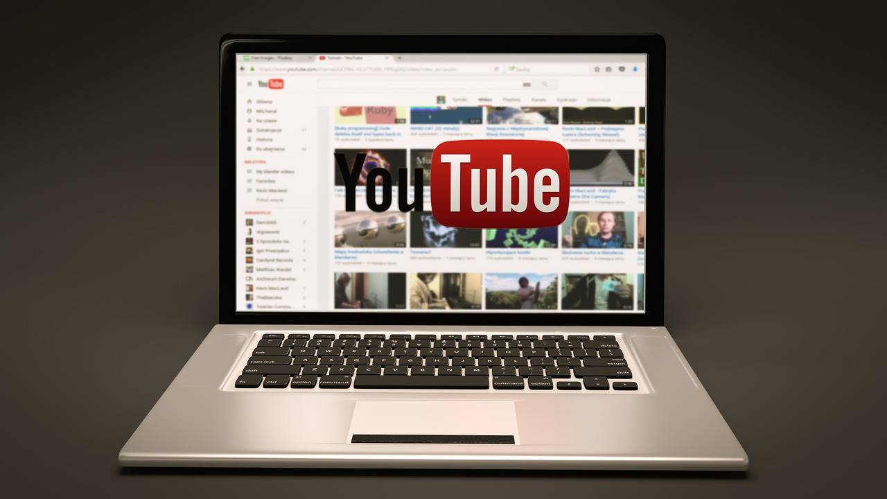 Μόνο με γονική συναίνεση η χρήση social media από παιδιά κάτω των 15 – Το κυβερνητικό «μπλόκο»
