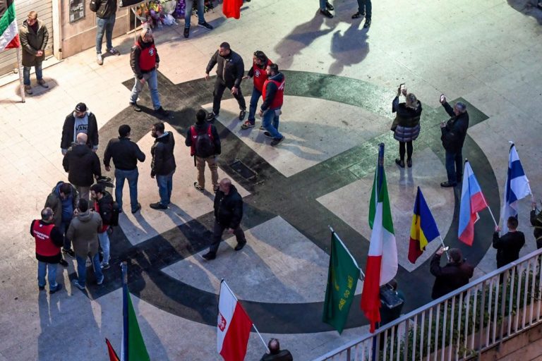 Ιταλία: Facebook και Instagram μπλόκαραν σελίδες από  νεοφασιστικές οργανώσεις