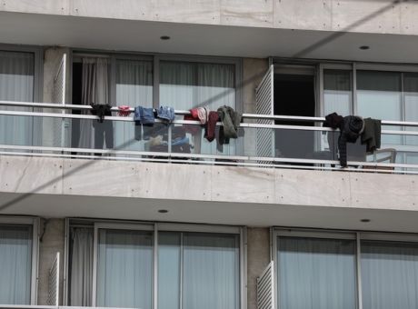 Σε καραντίνα σε ξενοδοχείο στο Μεταξουργείο εκατοντάδες Έλληνες από την Ισπανία