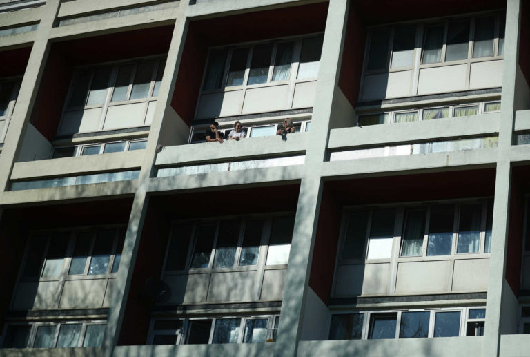 Τεστ για να εξετάζονται για κορωνοϊό από το σπίτι έχει έτοιμα η Βρετανία