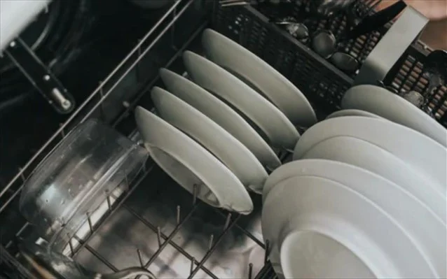 Πλυντήριο πλένει τα πιάτα σε 25 δευτερόλεπτα