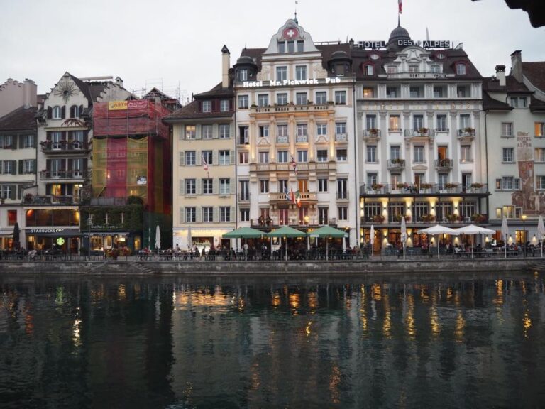 Η ελβετική πόλη-όνειρο για τα Χριστούγεννα