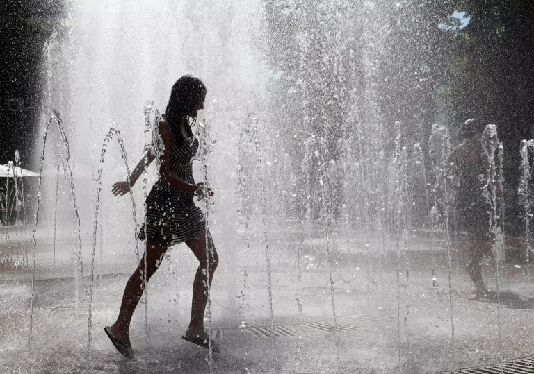  Οι καύσωνες απειλούν την ανθρωπότητα