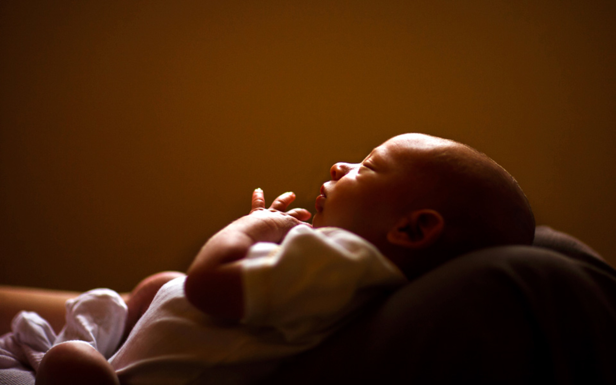 Θεράπευσαν έμβρυο από μια σπάνια γενετική ασθένεια όσο ακόμα βρισκόταν στην μήτρα