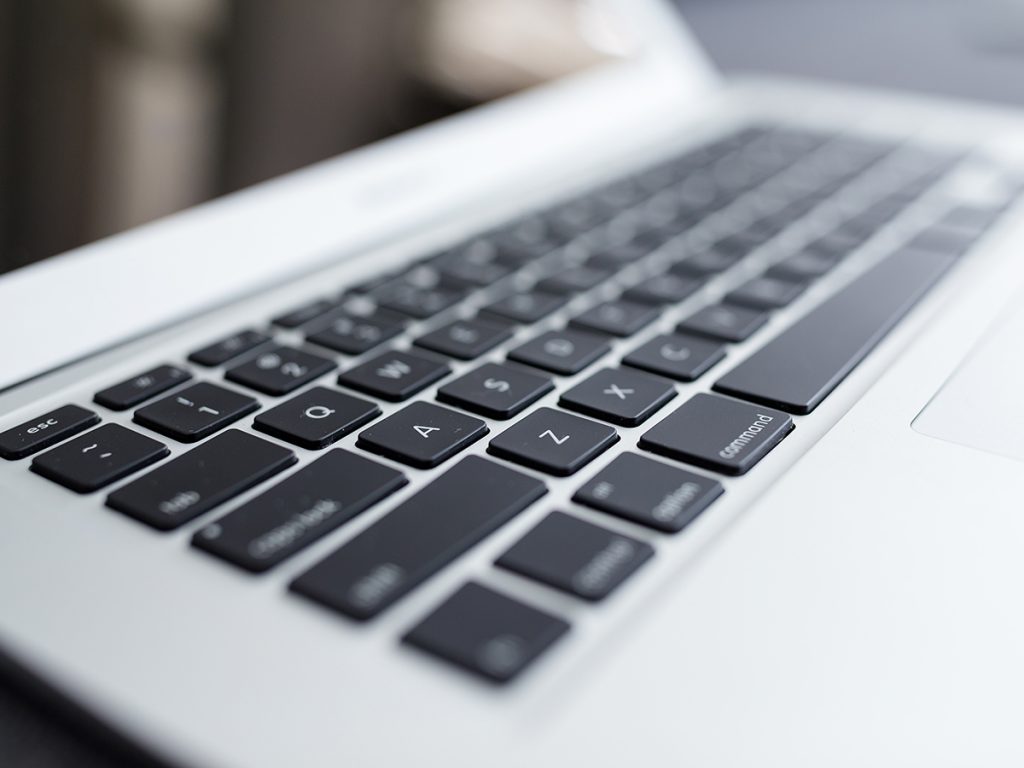 Υπολογιστές: Εφιαλτικό το 2022 – «Βουτιά» και κατά το δ’ τρίμηνο