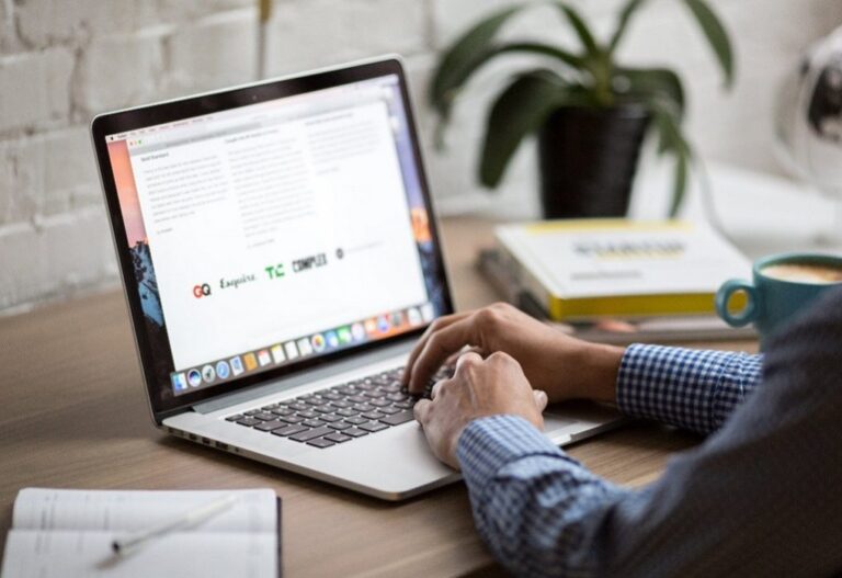 Οι άνω των 60 εκπαιδεύονται… ψηφιακά – Σε ποιους δήμους είναι σε εξέλιξη η δράση 3η e-λικία