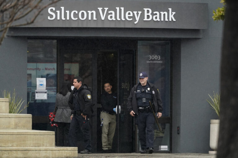 Silicon Valley Bank: Τα αίτια της κατάρρευσης, 3 ερωτήματα και 4 διδάγματα