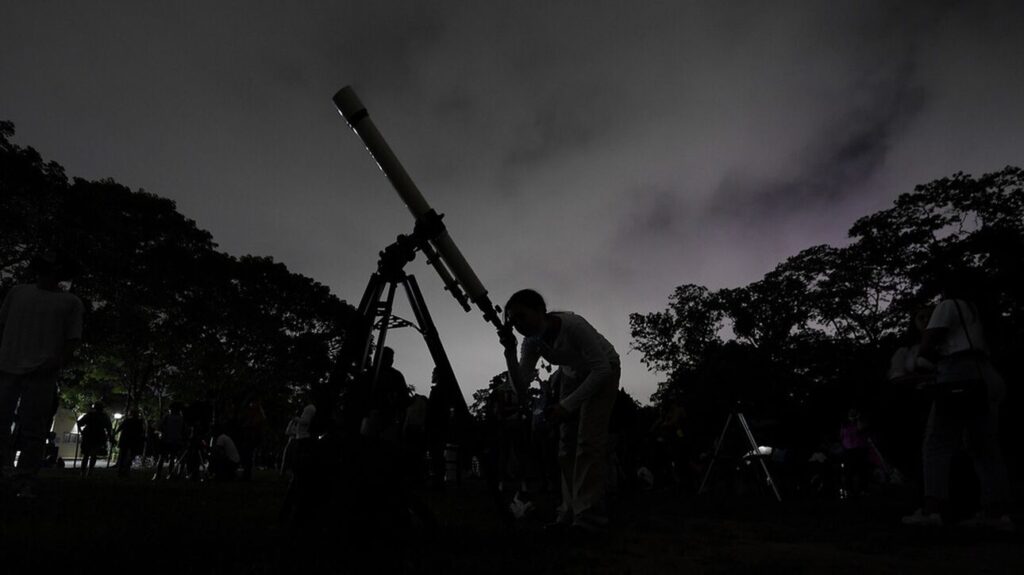 Σύνοδος πέντε πλανητών στον ουρανό την Τρίτη – Η καλύτερη ώρα για παρατήρηση