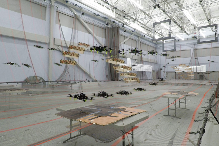 Νέος αλγόριθμος εμποδίζει τα drones να συγκρουστούν στον αέρα