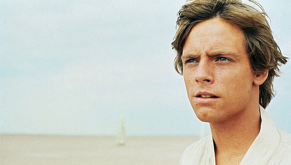 Ο Μαρκ Χάμιλ εκφωνεί προειδοποιήσεις για αεροπορικές επιδρομές στην Ουκρανία ως Λουκ Σκάιγουοκερ