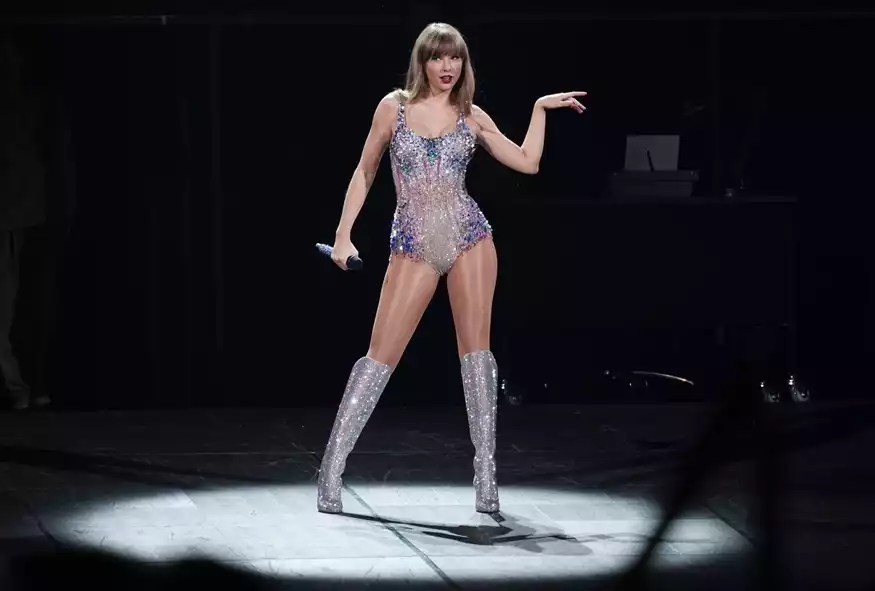 Φλόριντα: Πέρασαν για UFO τα φώτα από τη συναυλία της Τέιλορ Σουίφτ και επικράτησε πανικός