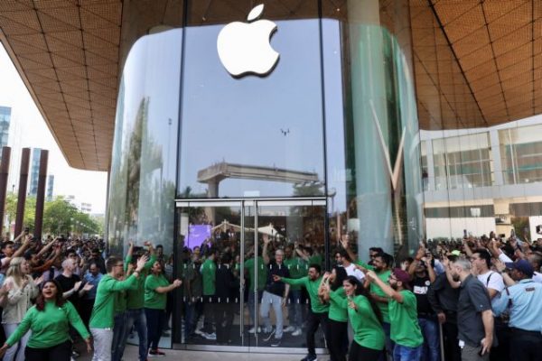 Apple: Εγκαίνια του πρώτου καταστήματος στην Ινδία