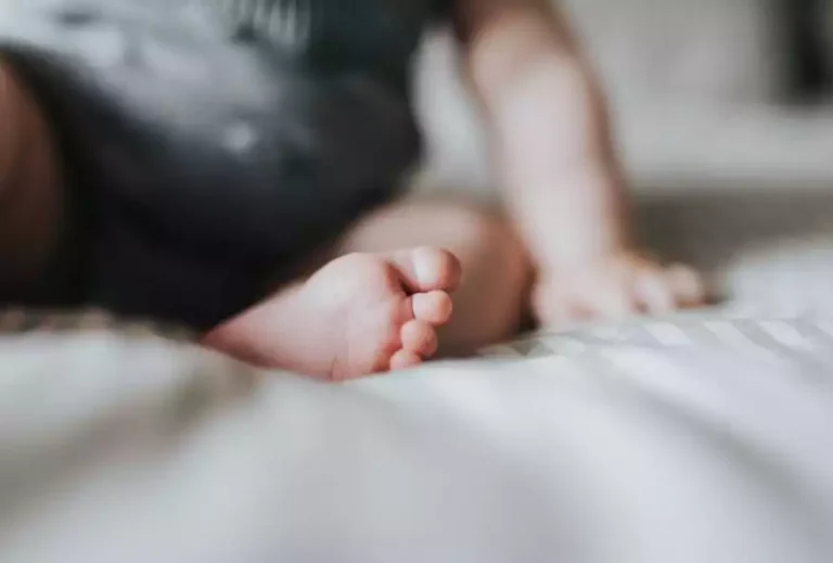 Νεκρό βρέφος από μυοκαρδίτιδα στη Βρετανία προβληματίζει – Tι λέει ο ΠΟΥ για τα επτά ύποπτα περιστατικά