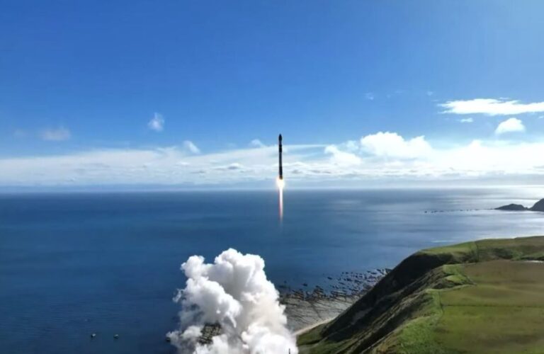 NASA: Δύο μικροί δορυφόροι θα παρατηρούν τους κυκλώνες ώρα με την ώρα