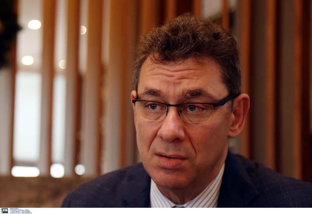 Άλμπερτ Μπουρλά: Η Pfizer θα επενδύσει τα κέρδη της από την Covid-19 στη μάχη κατά του καρκίνου