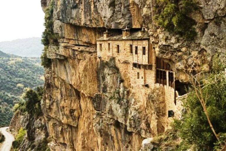 Τζουμέρκα: Οι καταρράκτες Κουιάσα στο φαράγγι του ποταμού Χρούσια