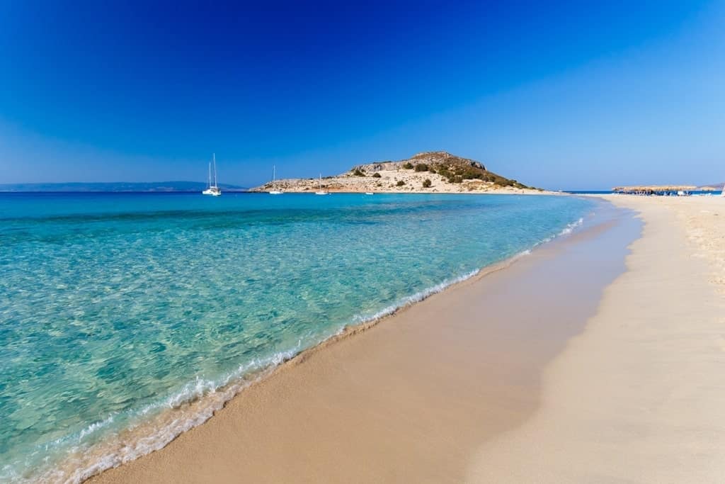 Από πού προέρχεται η χρυσή άμμος των ονειρικών παραλιών