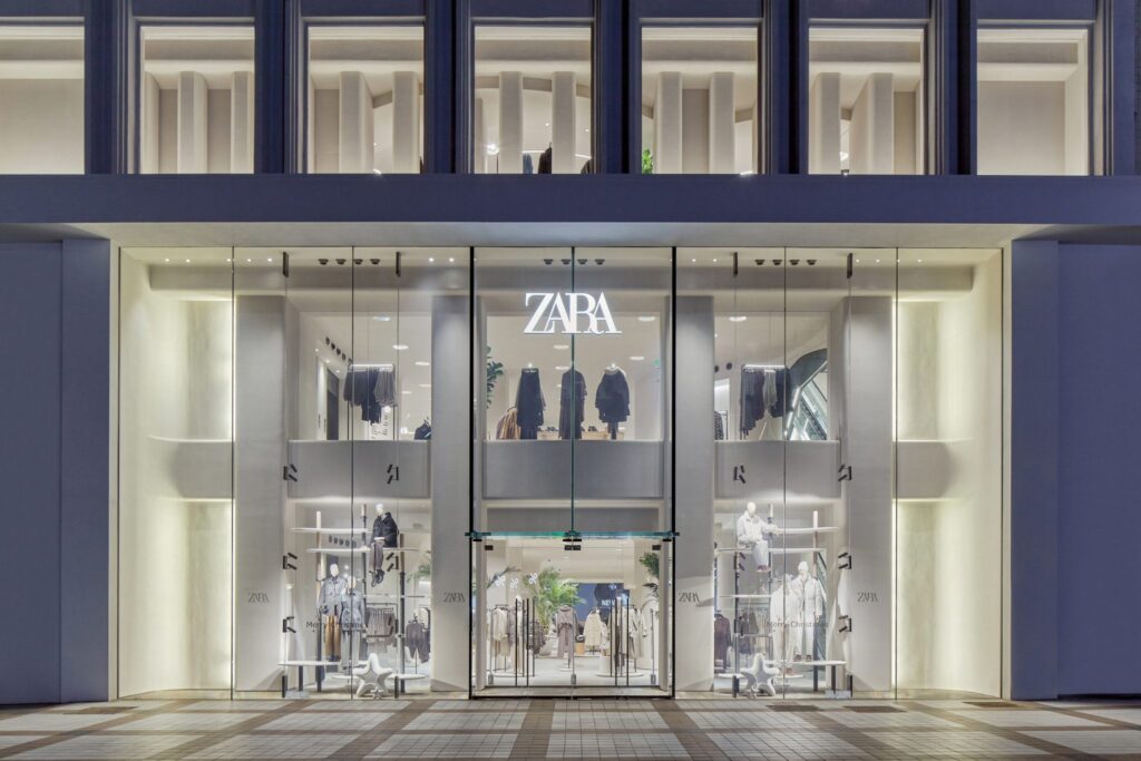 Zara: Από τις… μάζες της fast fashion στα events της «υψηλής κοινωνίας»