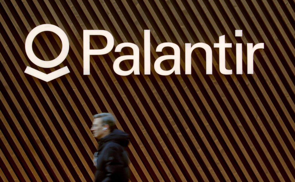 H Palantir βρήκε την κρίση που έψαχνε: Την τεχνητή νοημοσύνη