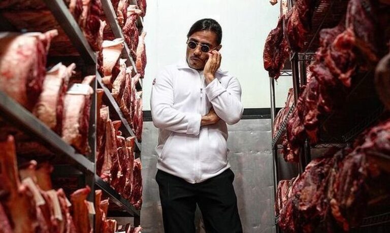 Salt Bae: Έκλεισε το εστιατόριό του στη Νέα Υόρκη