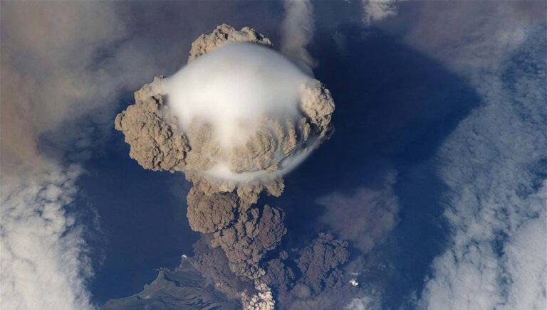 «Καμπανάκι» για το πιο επικίνδυνο ηφαίστειο της Ευρώπης στην Ιταλία