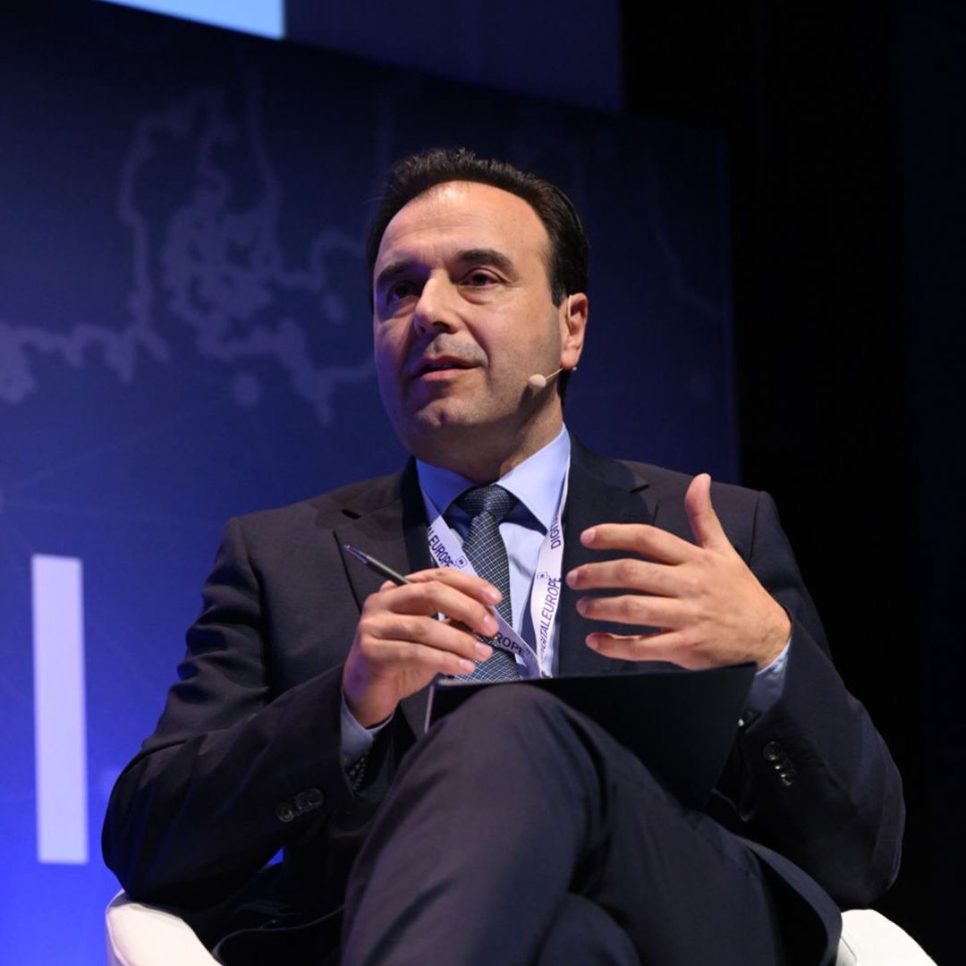 Δημήτρης Παπαστεργίου: Παράγοντας ενδυνάμωσης των Δημοκρατιών η Τεχνητή Νοημοσύνη 