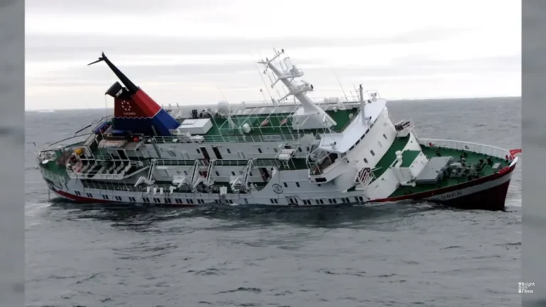 Μια «τοξική ωρολογιακή βόμβα» στη θάλασσα της Σαντορίνης: 17 χρόνια μετά το ναυάγιο το Sea Diamοnd