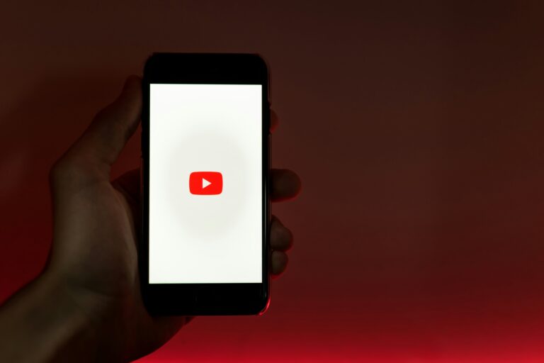 Το YouTube έχει… γενέθλια: 19 χρόνια με την πλατφόρμα που άλλαξε τον όρο «βίντεο» στο διαδίκτυο