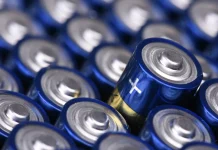 Γιατί καταρρέει η τιμή του λιθίου και κλείνουν τα ορυχεία