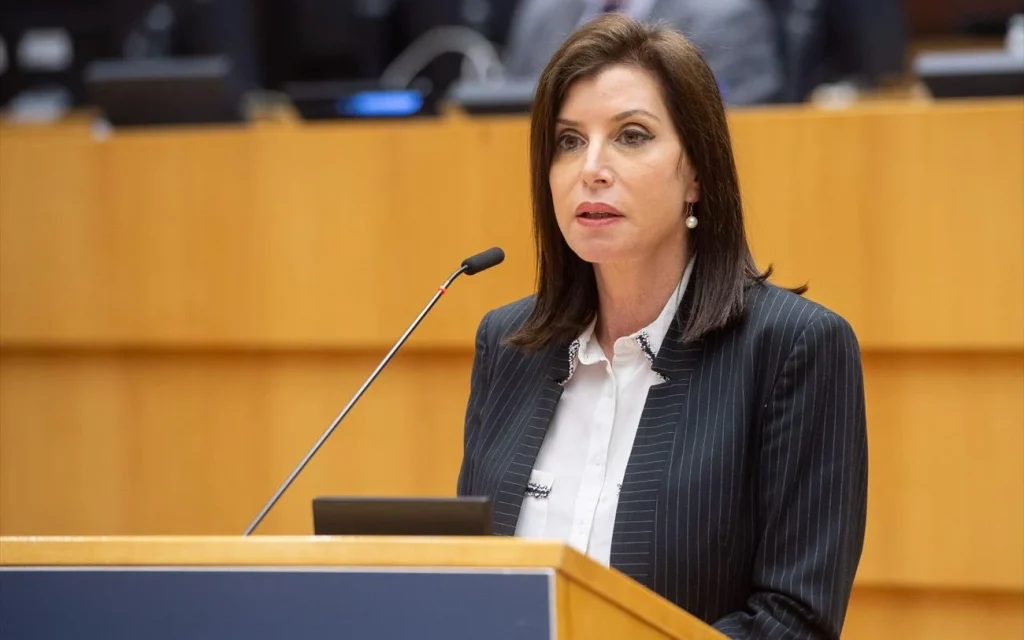 GDPRgate: Αντιδράσεις για τα μαζικά emails από την Άννα Μισέλ Ασημακοπούλου σε απόδημους