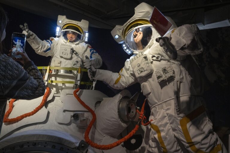 Ρωσία και Κίνα εξετάζουν το ενδεχόμενο να κατασκευάσουν πυρηνικό εργοστάσιο στη Σελήνη