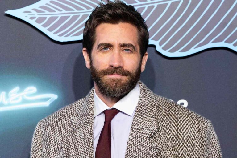 Ο Jake Gyllenhaal ονειρεύεται τον ρόλο του Batman: “Θα ήταν τιμή”
