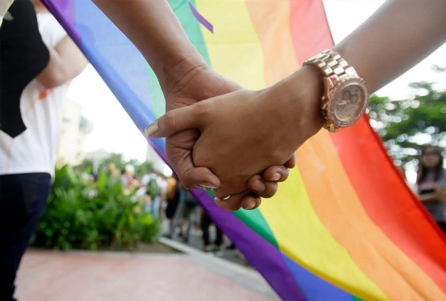 Τελικά πόσο αποδεκτές είναι οι νέες μορφές οικογένειας στην Ελλάδα; Έρευνα της Κάπα Research απαντά