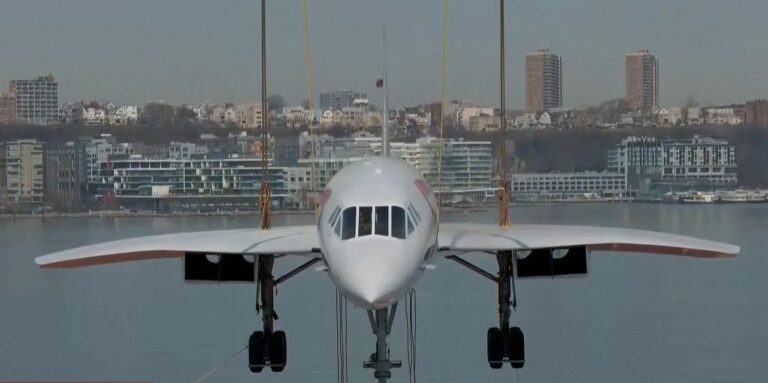 Το εμβληματικό Concorde επέστρεψε στο μουσείο Ίντρεπιντ της Νέας Υόρκης