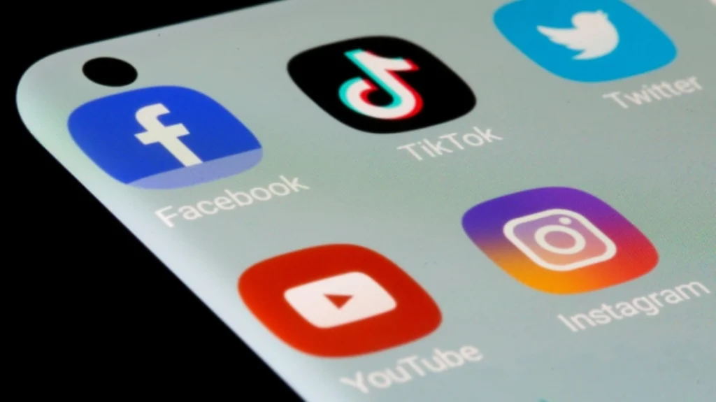 Καναδάς: Αγωγές από σχολεία κατά Facebook, Snapchat, TikTok