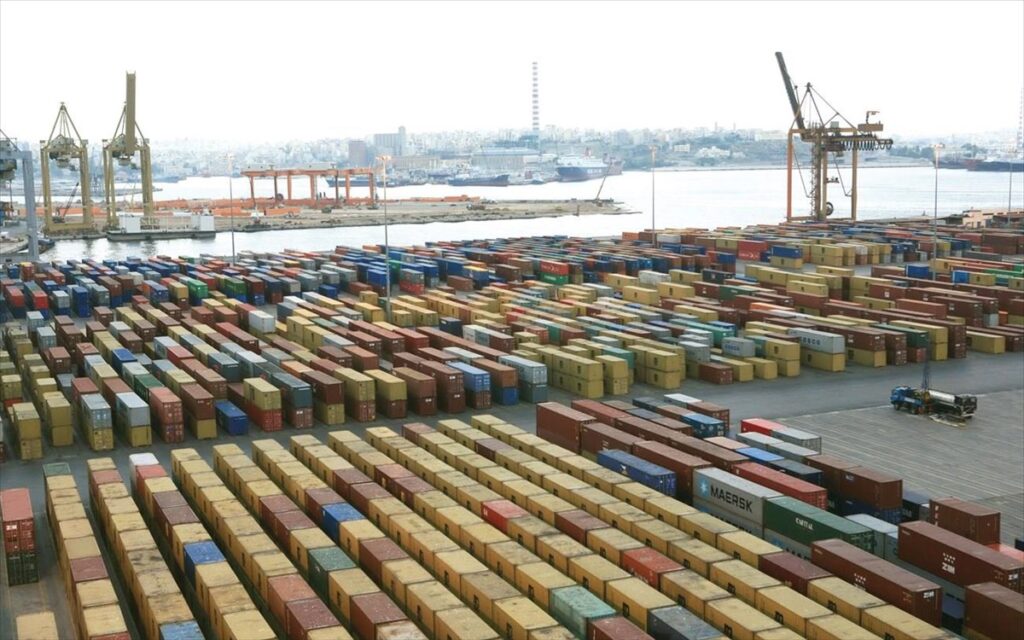 Νέα πτώση στη διακίνηση containers στον Πειραιά