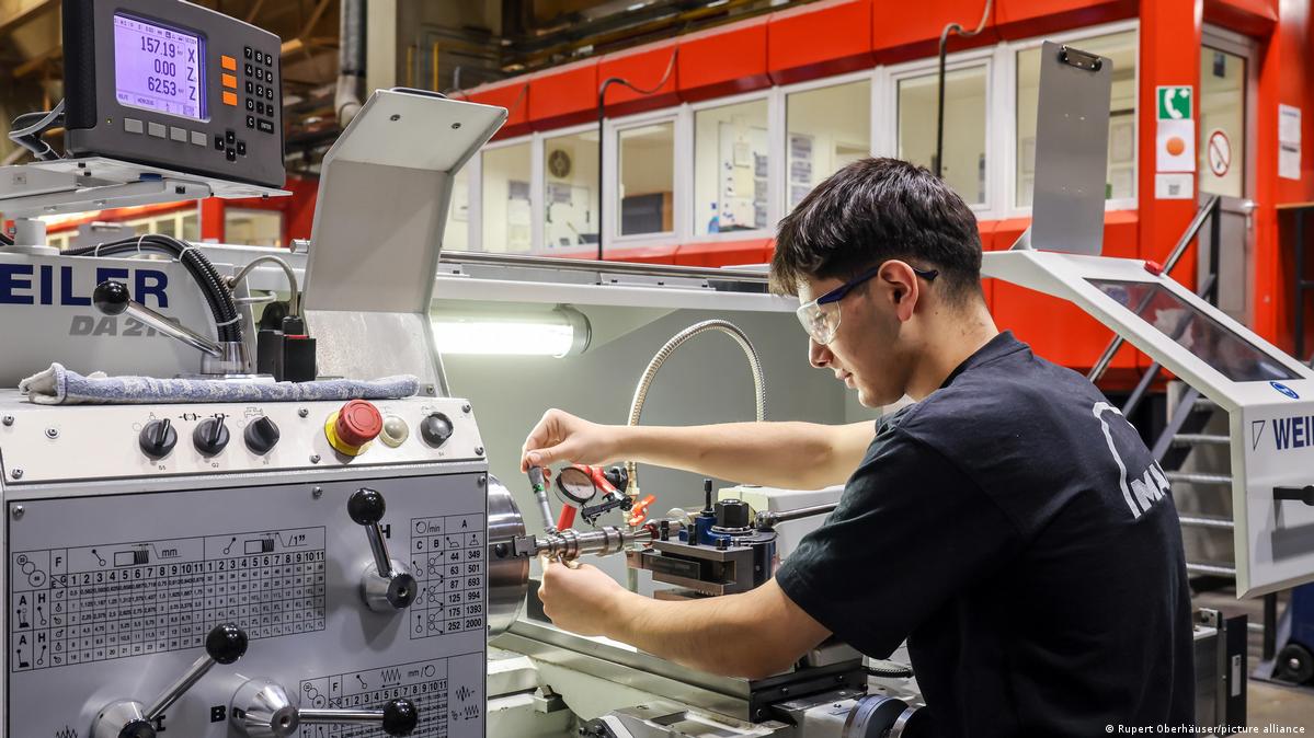 H Γερμανία ψάχνει για εργάτες και προσφέρει 4ημερη εργασία