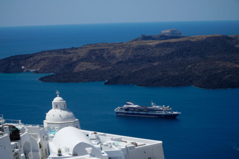 Σαντορίνη: Ερευνητές αποκάλυψαν τεράστια υποθαλάσσια έκρηξη και κρυφό ηφαίστειο