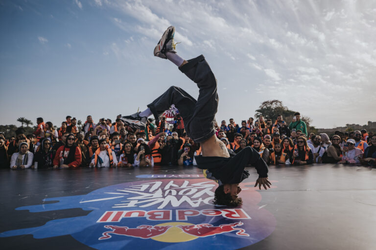 Όλα τα street dance styles στο Red Bull Dance Your Style στο Δημοτικό Θέατρο Πειραιά