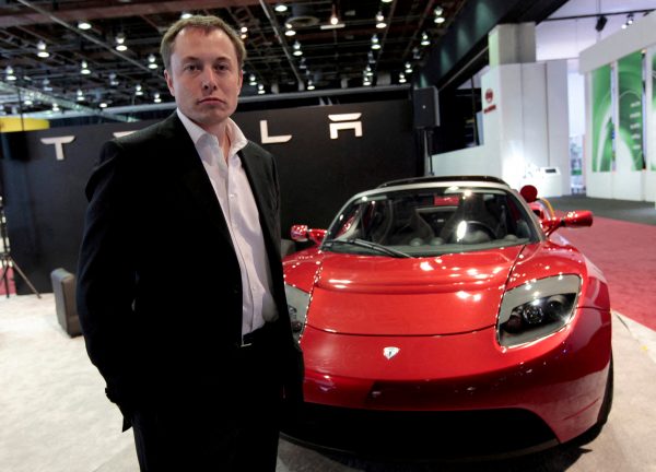 Tesla: Η πτώση των κερδών οδηγεί τον Μασκ μακριά από τον Τραμπ