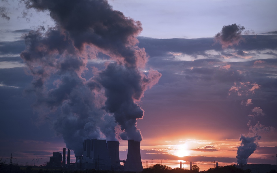 Το Ηνωμένο Βασίλειο γίνεται έτσι η πρώτη χώρα της G7 που εγκαταλείπει το κάρβουνο ως καύσιμο