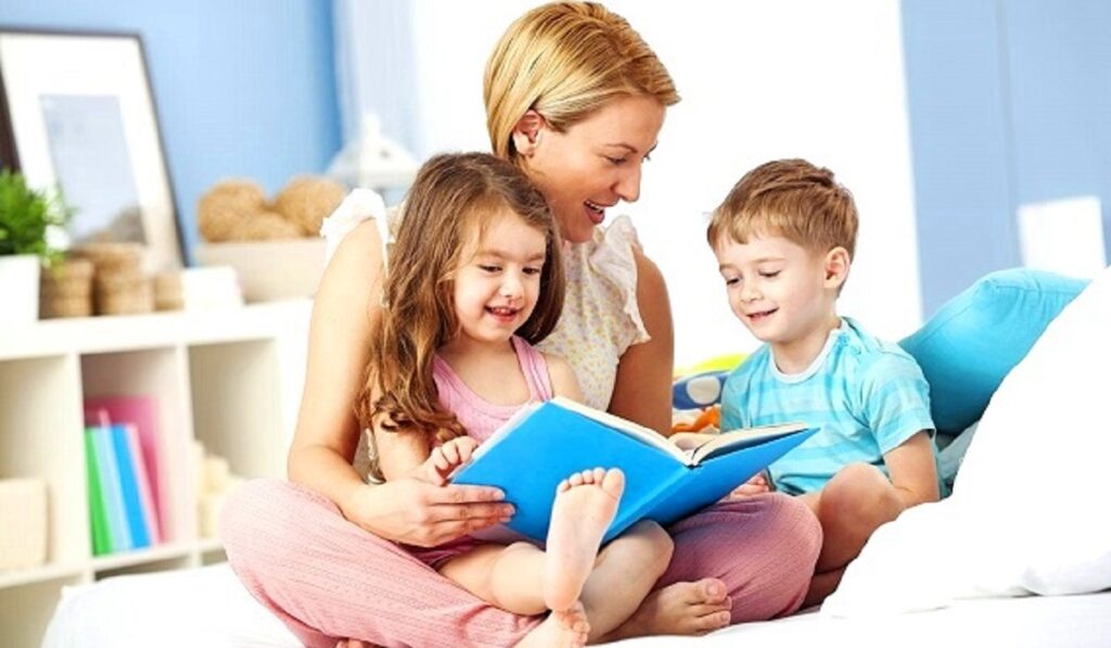 Πολλαπλά τα οφέλη της ανάγνωσης βιβλίων από τους γονείς στα παιδιά
