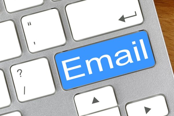 Απάτες μέσω email: Από τον ανίκητο έρωτα στους ισχυρούς Ιλλουμινάτι
