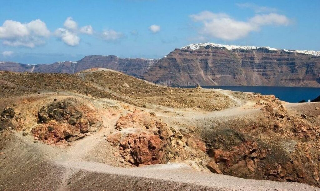 Σαντορίνη – Καμένη: Γιατί συγκεντρώνει το ενδιαφέρον ηφαιστειολόγων από όλο τον κόσμο