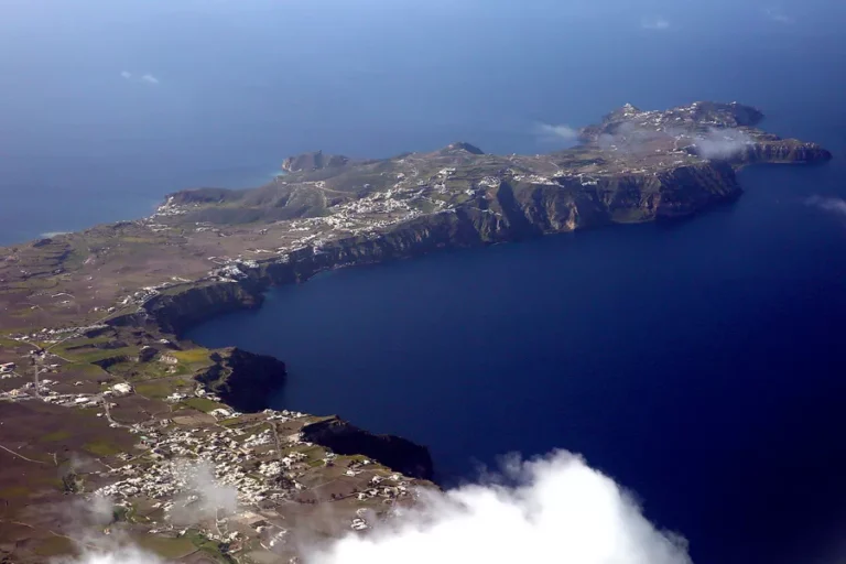 Η άνοδος της λάβας, η αιτία των σεισμών: Ηφαιστειακό τόξο από την Κρήτη ως το Σουσάκι λέει ο καθηγητής Ζελελίδης 