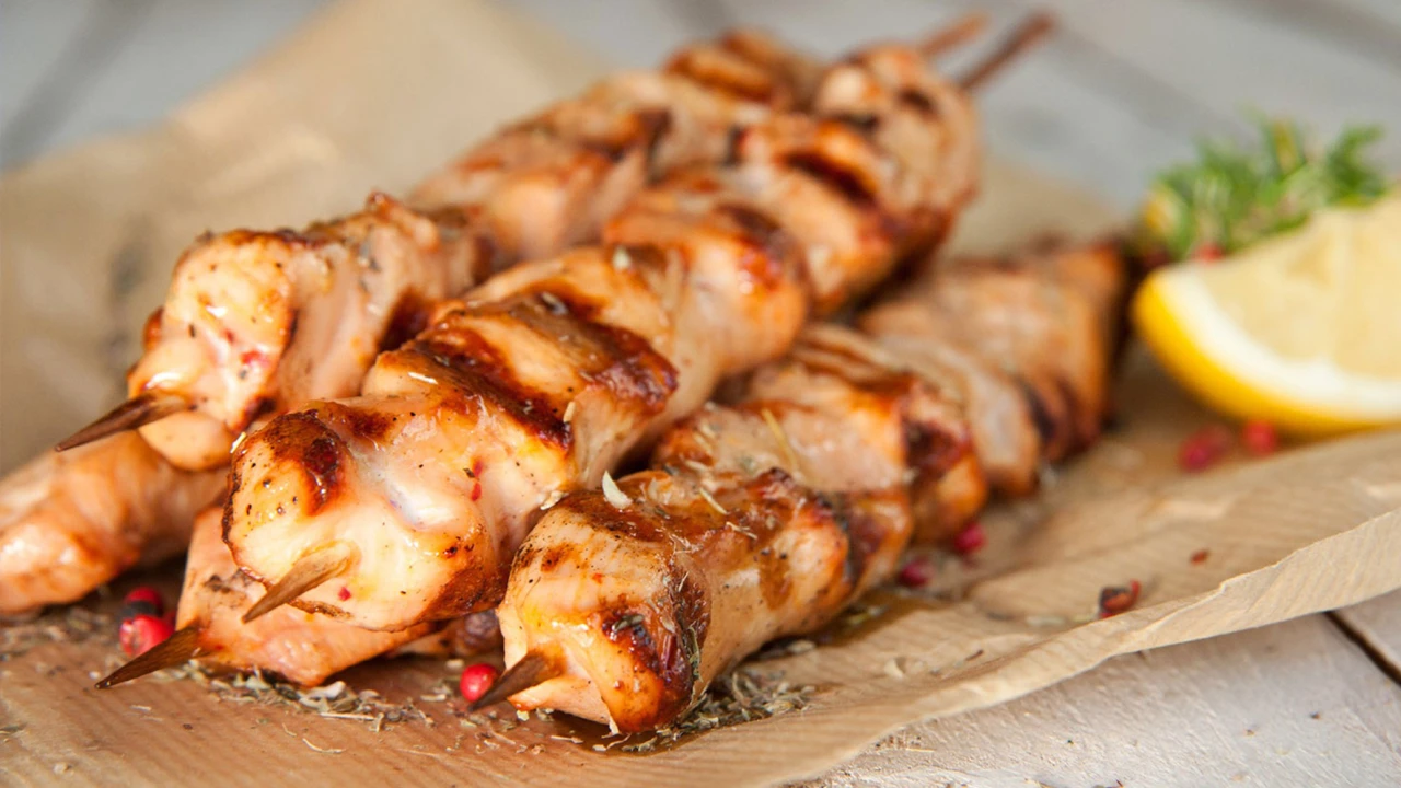 Τσικνοπέμπτη 2025: Πότε πέφτει φέτος